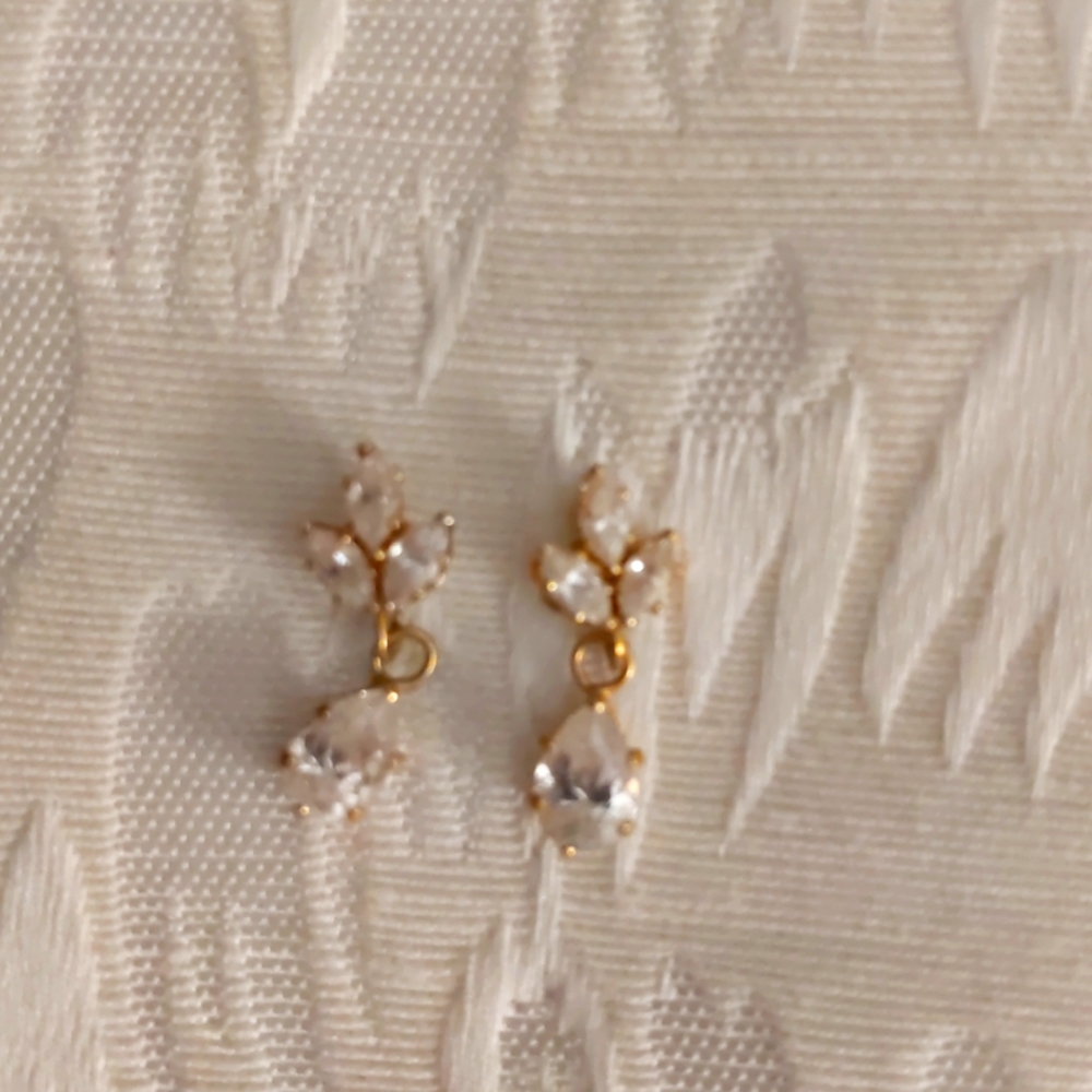 Crystal and gold tear drop earrings